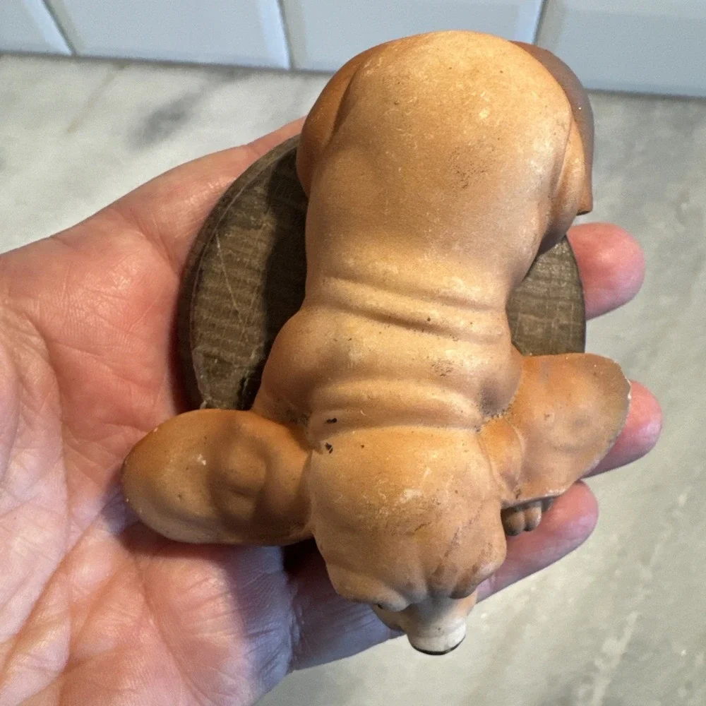 N. TICHE‎ PORCELAIN BASSETT HOUND FIGURINE - Italy